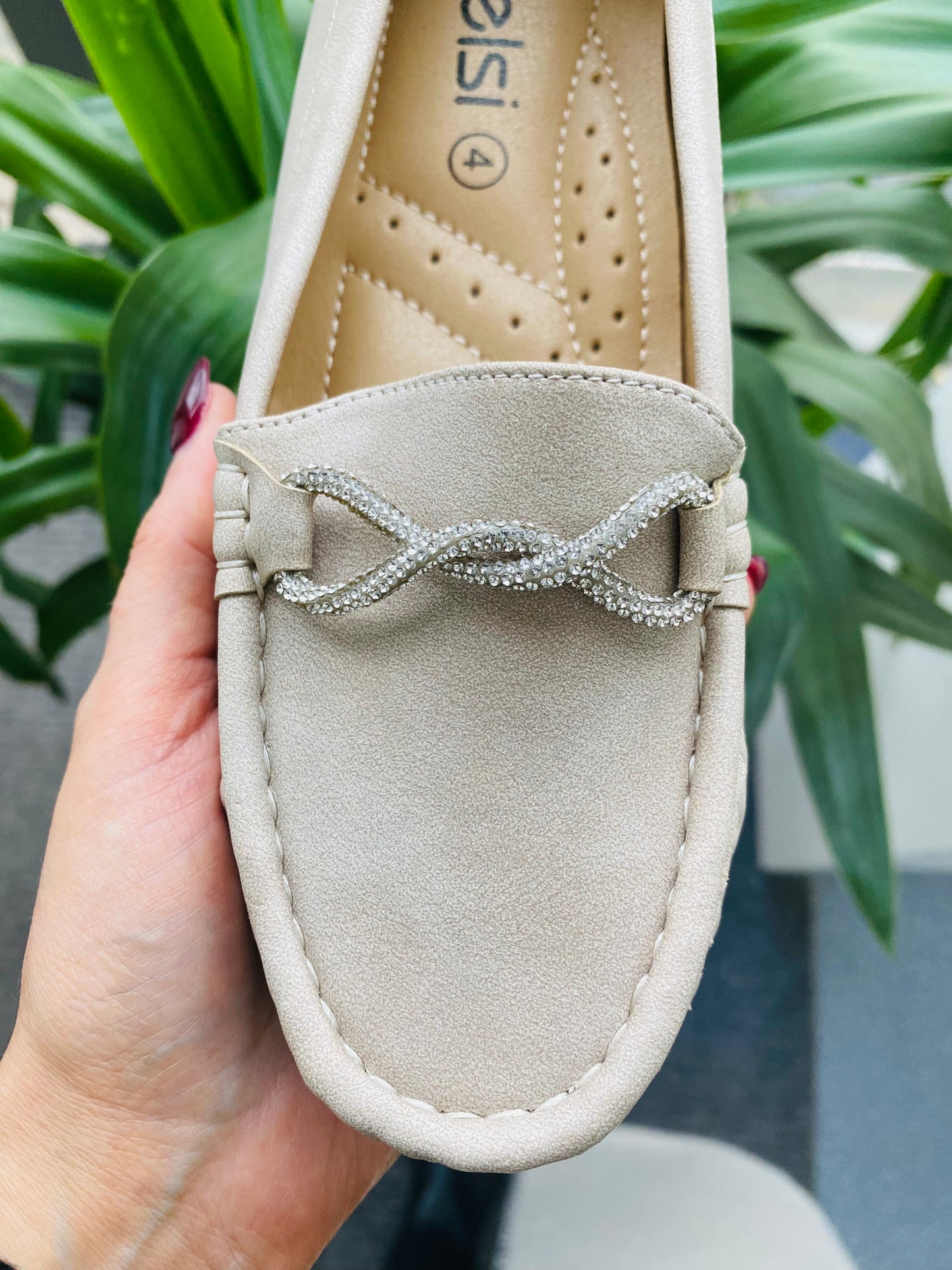 Load image into Gallery viewer, Mayfair Loafer In Stone